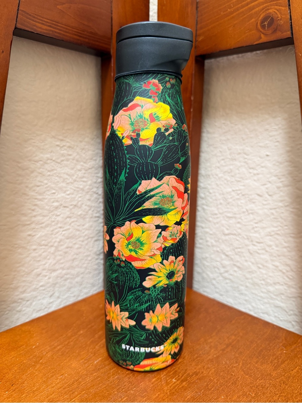 New..Starbucks Desert Floral Cactus Bloom Stainless Steel Water Bottle (20 oz).
